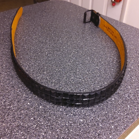 Men's Black Pyramid Studded Belt - Picture 1 of 7